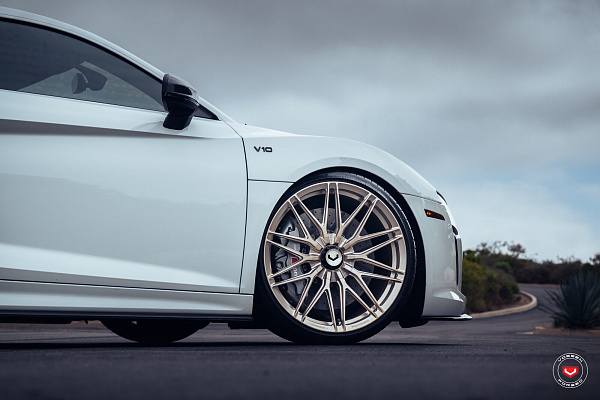 Фото дисков Vossen VPS-4 Глянцевая шампань на Audi R8 (4S)