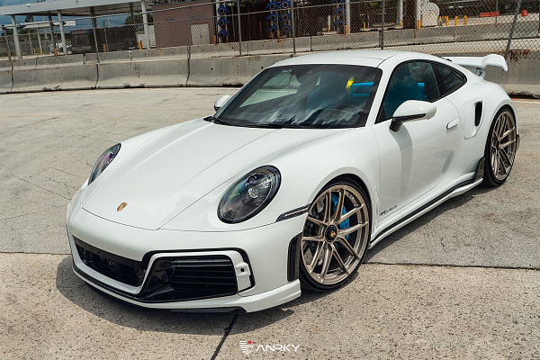 Фото дисков 1886 Wheels XR001 Сатиновая шампань на Porsche 911 VIII
