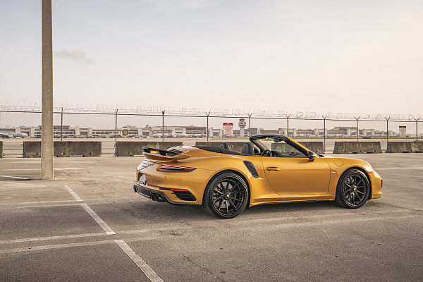 Фото дисков Strasse Wheels SV10 Deep Concave FS Черный матовый на Porsche 911 VII