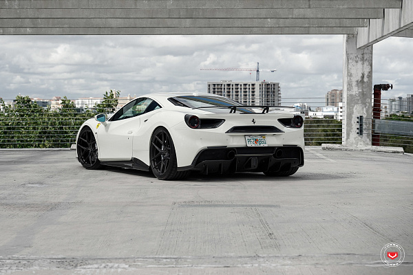 Фото дисков Vossen S21-01 Сатиновый темный лак на Ferrari 488