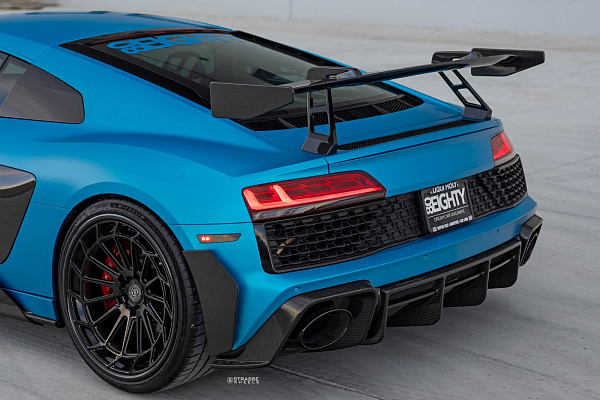 Фото дисков Strasse Wheels SV15FF Deep Concave FS Черный глянец на Audi R8 (4S)