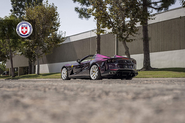 Фото дисков HRE P101 Белый глянец на Ferrari 812