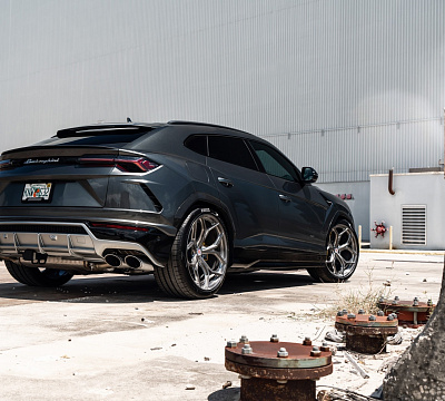 Фото дисков HRE P111SC на Lamborghini Urus