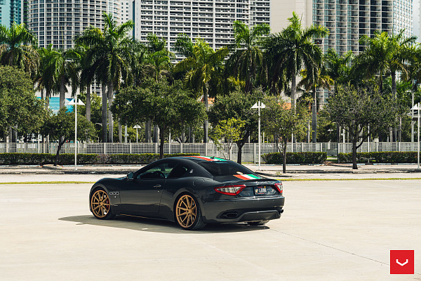 Фото дисков Vossen HF-3 Сатиновое золото на Maserati GranTurismo I