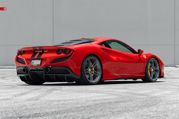 Фото дисков Anrky AN17 Глянцевый темный лак на Ferrari F8