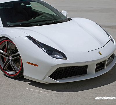 Фото дисков HRE S207 на Ferrari 488