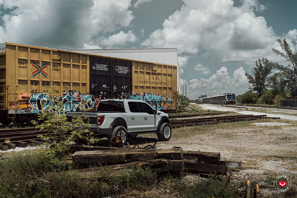 Фото дисков Vossen VFX-04 Глянцевый лак на Ford F-150 XIV