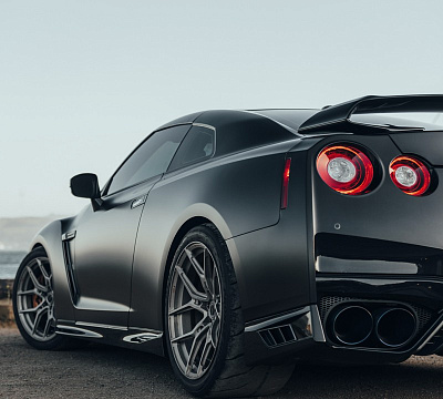 Фото дисков Brixton Forged CM5-R на Nissan GT-R