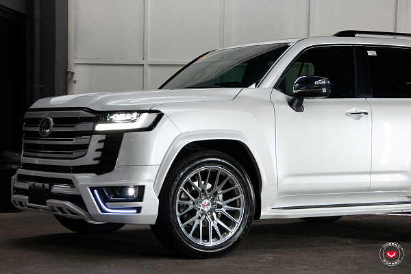 Фото дисков Vossen M-X3 Глянцевый лак на Toyota Land Cruiser 300