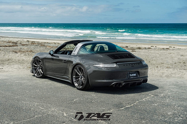 Фото дисков HRE P104 Глянцевый темный лак на Porsche 911 VII