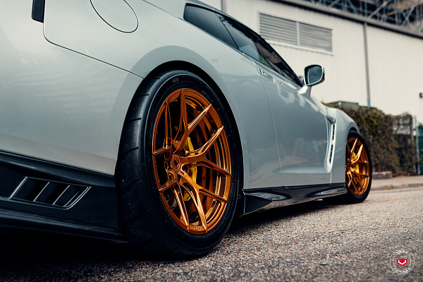 Фото дисков Vossen S21-01 Глянцевая темная медь на Nissan GT-R