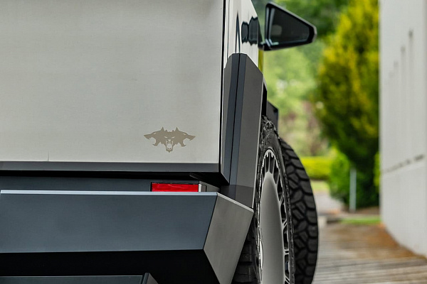 Фото дисков Brixton Forged LX15 Черный сатин на Tesla Cybertruck