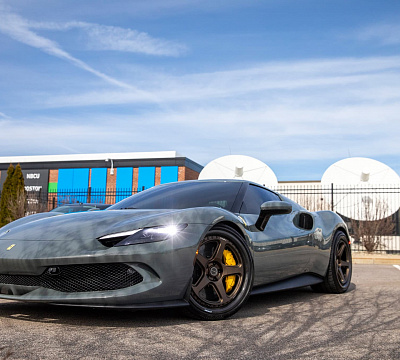 Фото дисков Brixton Forged TR05 на Ferrari 296