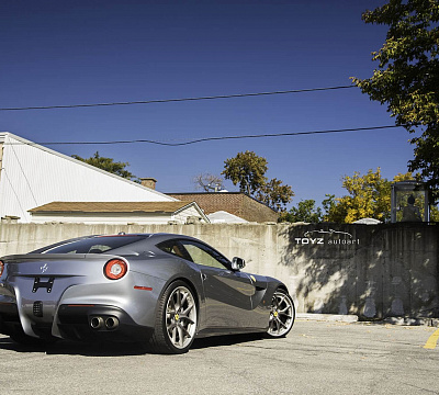 Фото дисков HRE S101 на Ferrari F12