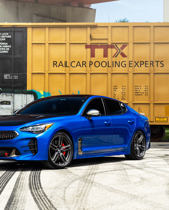 Фото дисков HF-1 Сатиновый графит на Kia Stinger