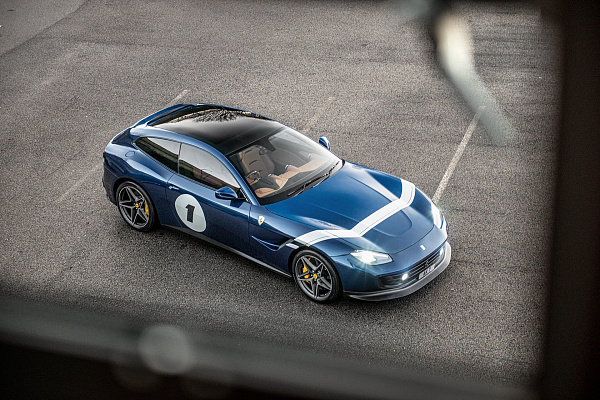 Фото дисков Kahn Type 62 Сатиновый графит на Ferrari GTC4Lusso