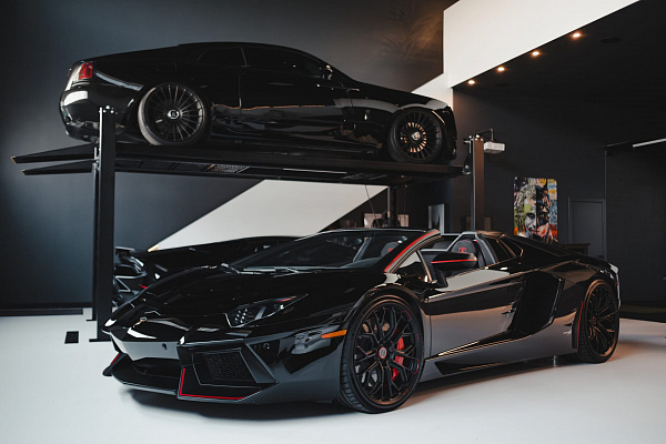 Фото дисков Brixton Forged PF10-RS Черный глянец на Lamborghini Aventador