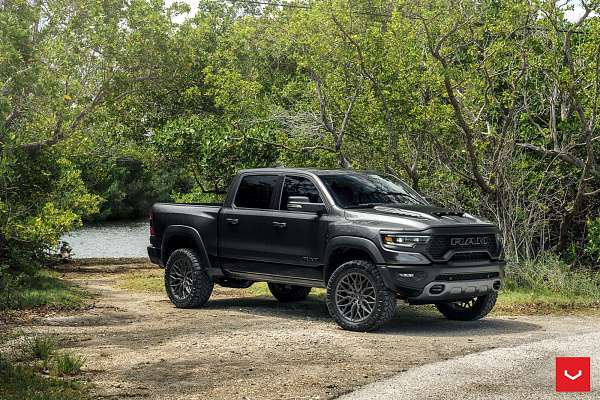 Фото дисков Vossen HF6-3 Сатиновый графит на Ram 1500 V