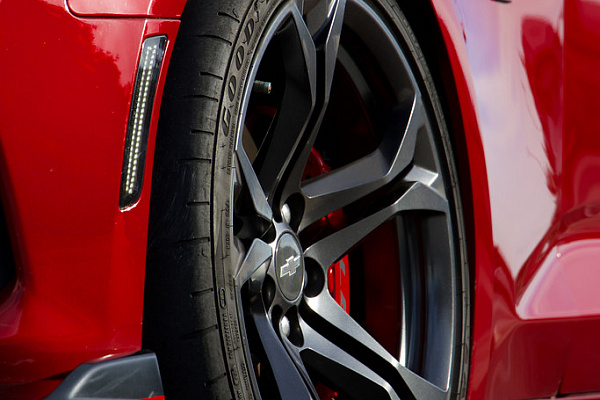 Фото дисков MRR M017 Черный сатин на Chevrolet Camaro VI