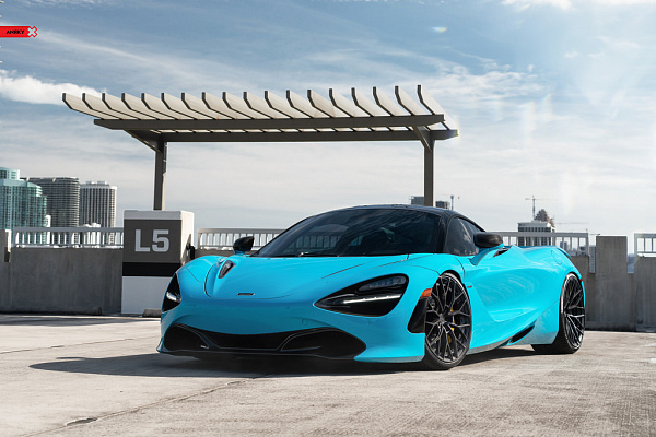 Фото дисков Anrky AN20 Глянцевый темный лак на McLaren 720S