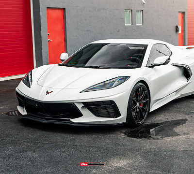 Фото дисков HRE P104SC на Chevrolet Corvette C8