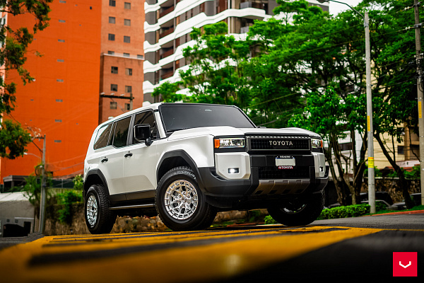 Фото дисков Vossen HFX-1 (6-Lug) Серебро на Toyota Land Cruiser Prado 250