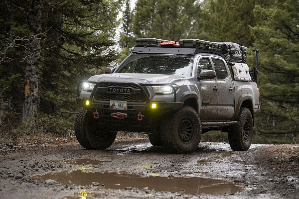 Фото дисков Black Rhino RAID Черный матовый на Toyota Tacoma III