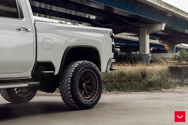 Фото дисков Vossen HFX-1 (8-Lug) Сатиновая бронза на Chevrolet Silverado IV