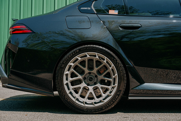 Фото дисков Brixton Forged TR08 AERO1 Другой цвет на BMW 5/M5 (G60/G90)