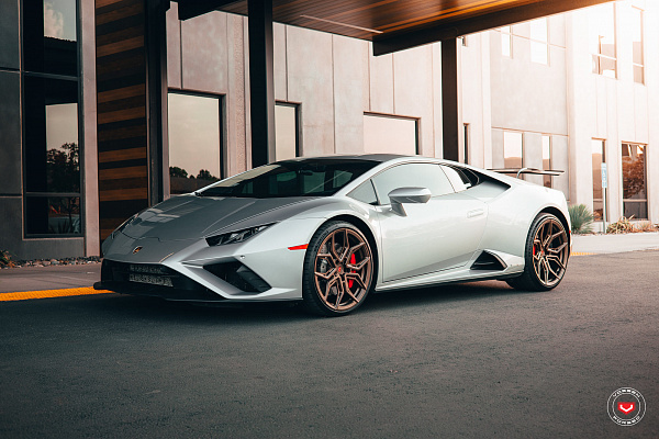 Фото дисков Vossen EVO-3R Сатиновая бронза на Lamborghini Huracan
