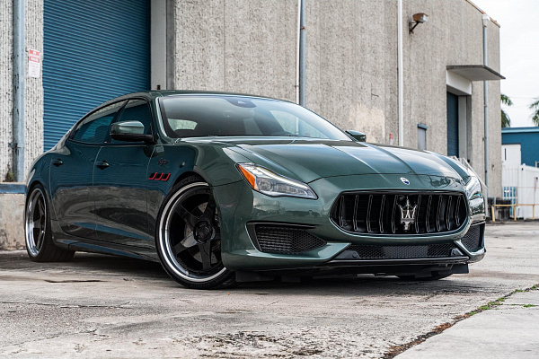 Фото дисков AL13 C005R Черный глянец на Maserati Quattroporte VI