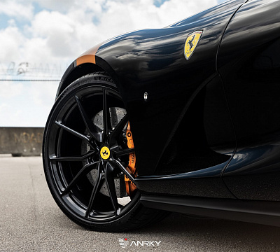 Фото дисков Anrky AN12 на Ferrari 812