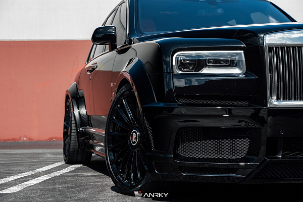 Фото дисков Anrky RF-282 Черный глянец на Rolls-Royce Cullinan