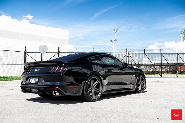 Фото дисков Vossen CV5 Сатиновый графит на Ford Mustang VI
