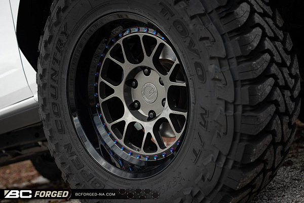 Фото дисков BC Forged LE72 // MLE72 Глянцевый графит на Ford Bronco