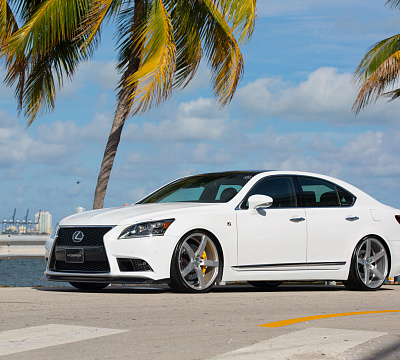 Фото дисков Vossen CV3 на Lexus LS IV