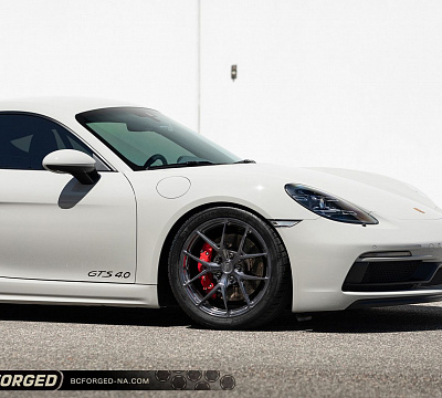 Фото дисков BC Forged RZ25 на Porsche Cayman II