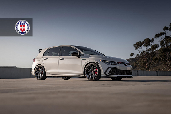 Фото дисков HRE 521M Глянцевый темный лак на Volkswagen Golf VIII
