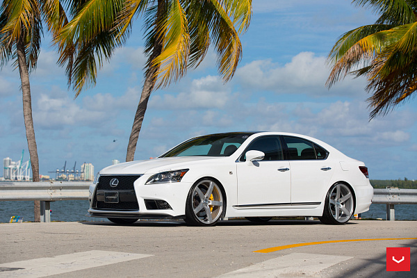 Lexus LS
