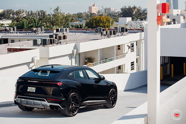 Фото дисков Vossen EVO-5 Черный сатин на Lamborghini Urus
