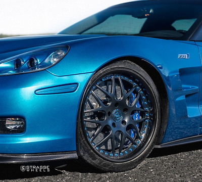 Фото дисков Strasse Wheels SV8 Signature на Chevrolet Corvette C6