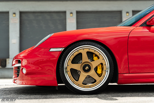 Фото дисков 1886 Wheels S005 Сатиновое золото на Porsche 911 VI