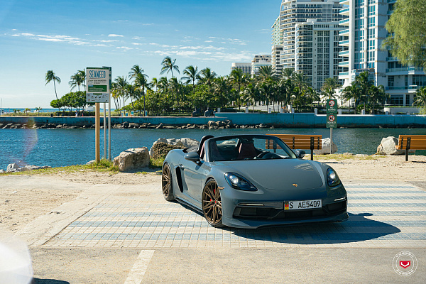 Фото дисков Vossen M-X6 Сатиновая бронза на Porsche Cayman II