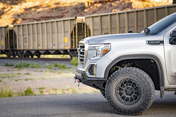 Фото дисков Black Rhino LEGION  на GMC Sierra IV