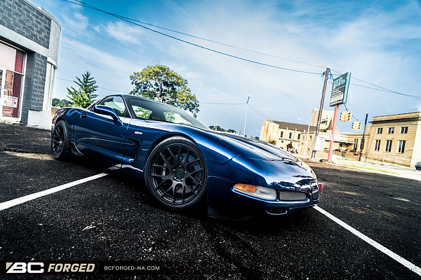 Фото дисков BC Forged RS40 Черный матовый на Chevrolet Corvette C5