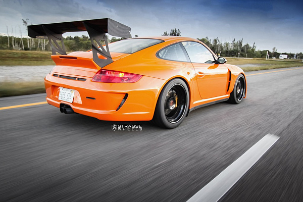 Фото дисков Strasse Wheels R10 Performance Черный глянец на Porsche 911 VI