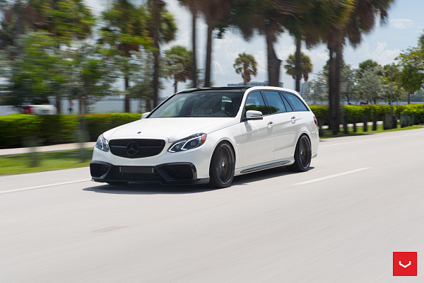 Фото дисков Vossen VFS-5 Глянцевый графит на Mercedes-Benz E-Class (W212, S212, C207)