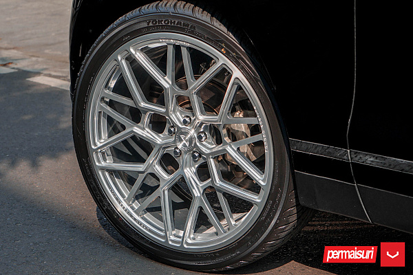 Фото дисков Vossen UV-1 Глянцевый лак на Land Rover Range Rover Velar