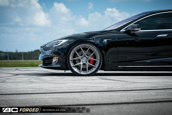 Фото дисков BC Forged HCA381 Глянцевый тонированный лак на Tesla Model S