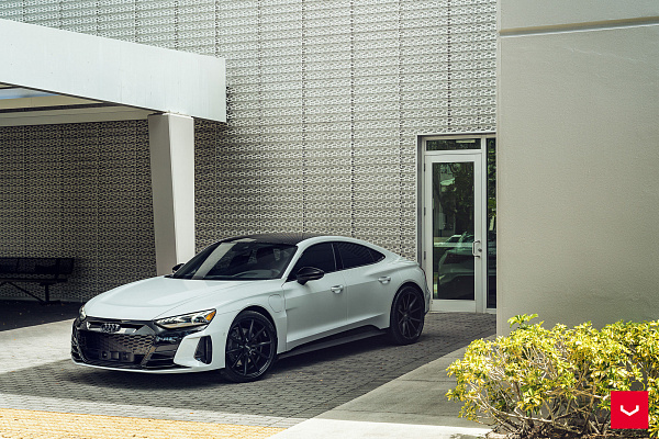 Фото дисков Vossen VFS-1 Черный сатин на Audi E-tron GT